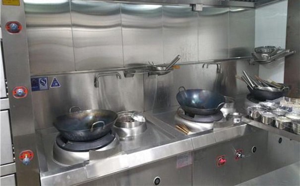 重慶食堂廚房采購不銹鋼廚房設備的好處有哪些?