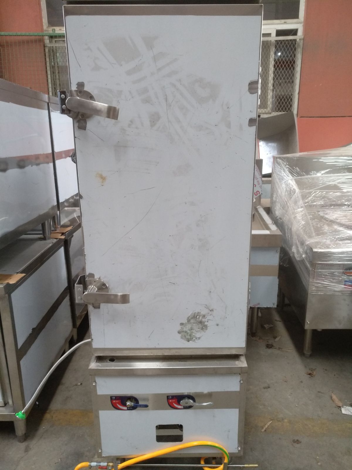 深圳工廠食堂單位廚房工程用燃氣不銹鋼單門12盤蒸飯箱